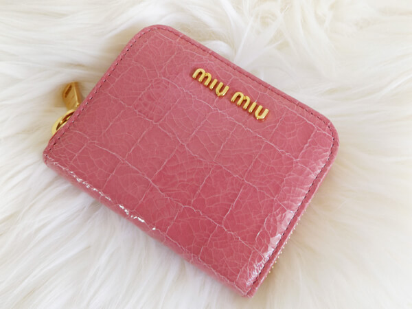 2017新作 MIU MIU ミュウミュウスーパーコピー 財布 絶対欲しい クロコ型押し*コインケース 5MM268